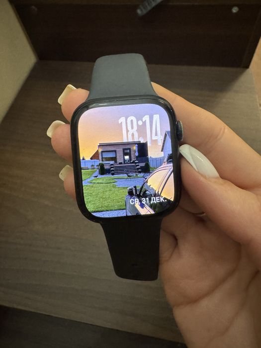 Apple Watch SERIES 8 45 мм черные спортивные