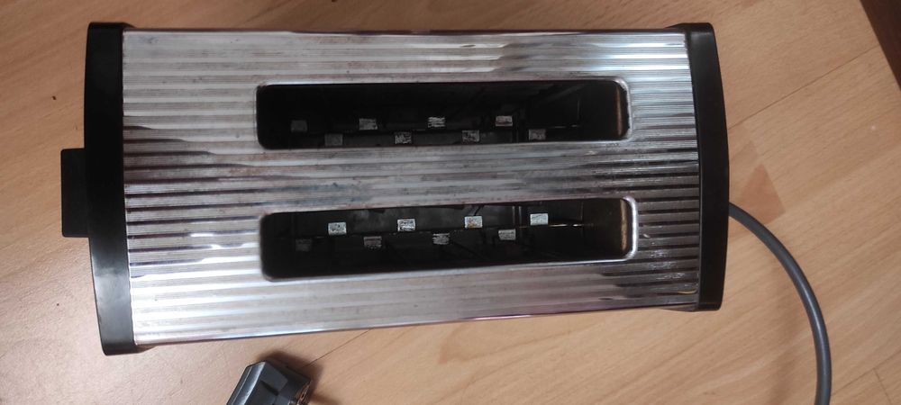 Продам тостер Ровента.