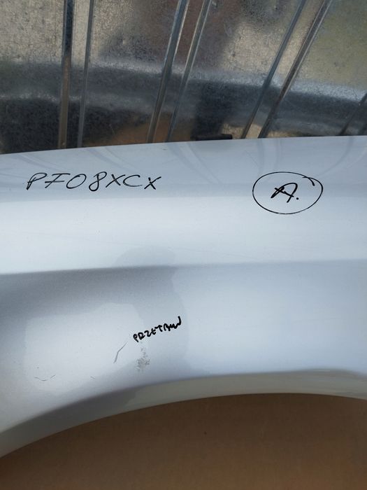 blotnik lewy przod audi a4 b7 cabrio 2004-2008 kolor ly7w