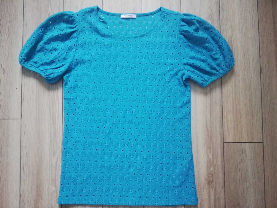 Niebieska ażurowa bluzka