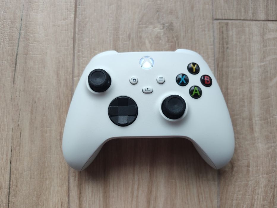 Pad Xbox Series S X Biały stan 9/10