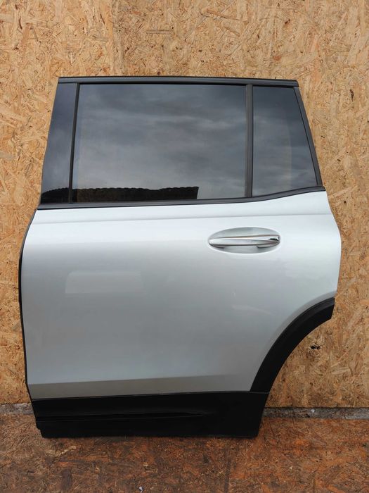 Mercedes GLB W247 Двері