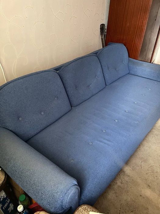 Диван у вітальню. Крісло у подарунок