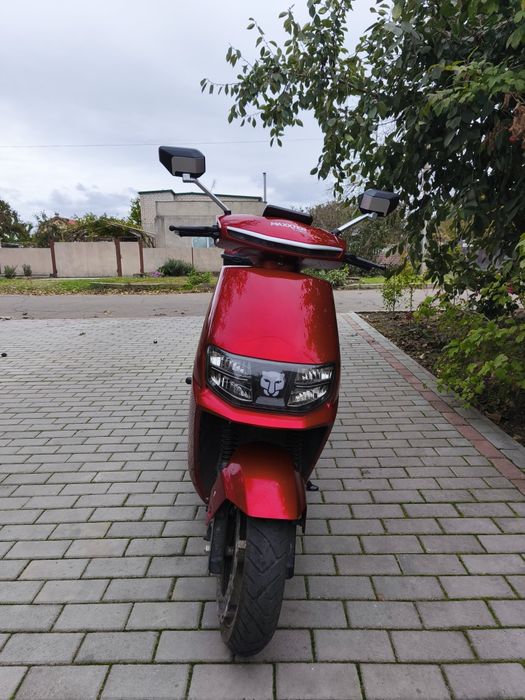 Электроскутер Maxxter Lumina