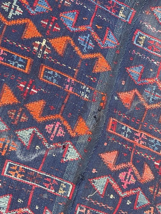Tapete Kilim (antigo com sinais de desgaste acentuado)