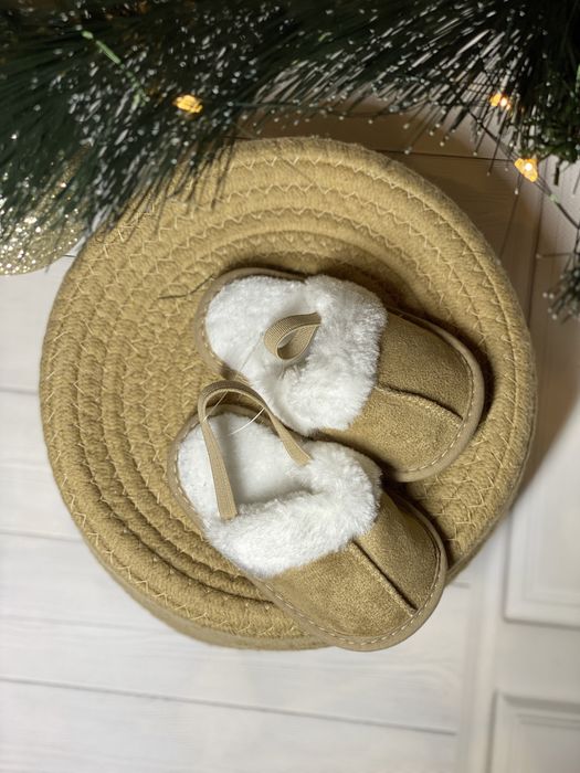 Пінетки для найменших на хутрі , міні уги дитячі .