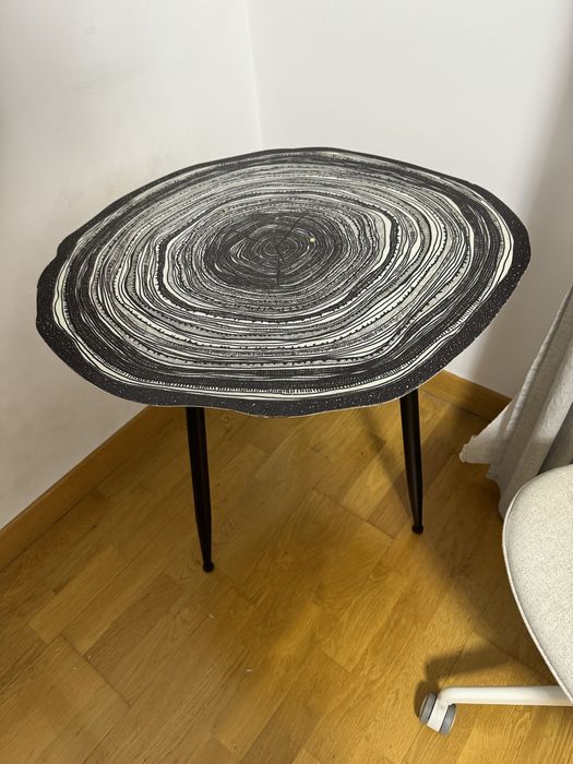 Mesa em metal redonda