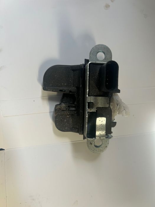Fecho mala Seat leon 5F