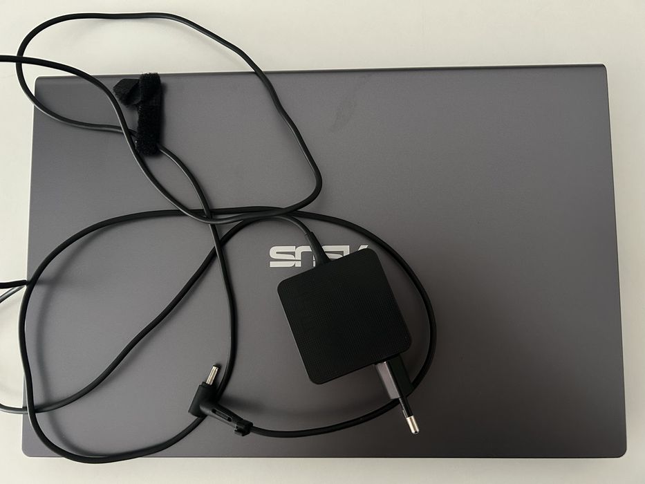 Asus VivoBook 14 cali niemiecka klawiatura