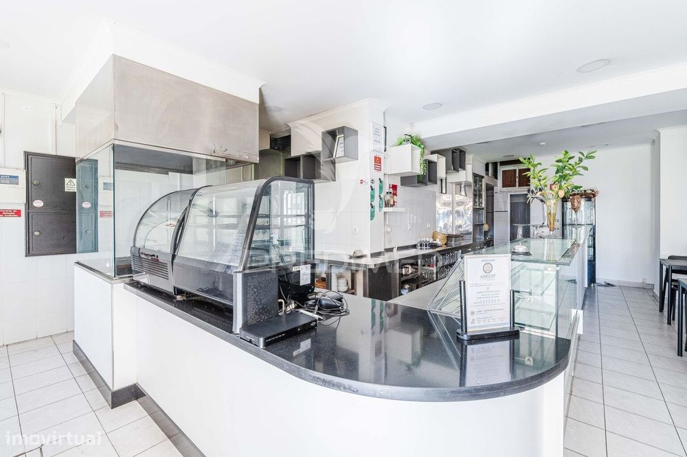 TRESPASSE – Restaurante / Churrasqueira totalmente equipado na Amadora