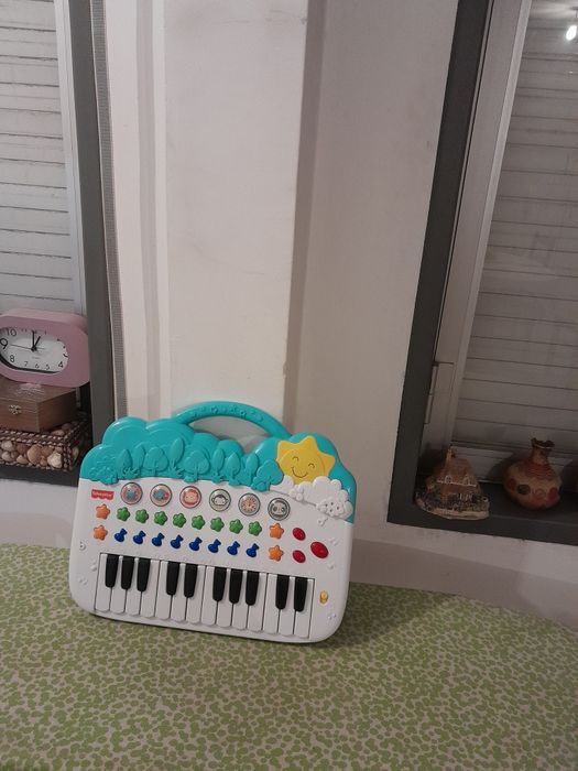 Vendo Piano FISHER PRICE para Criança a pilhas muito bonito como novo