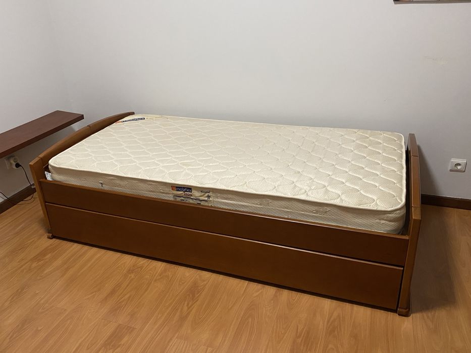 Cama dupla com gaveta, que se transfoma numa cama de casal, como novo