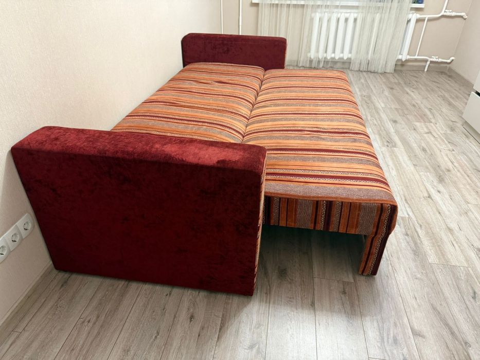 Диван крісло ліжко продам диван