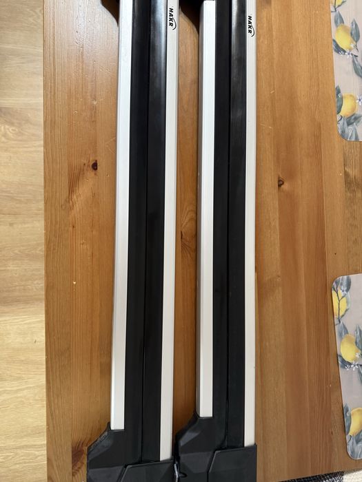 Dachowy uchwyt na 6 par nart firmy Hakr