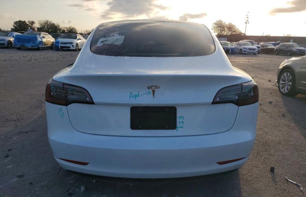 Tesla model 3 RWD 2022 year  Батарея LFP