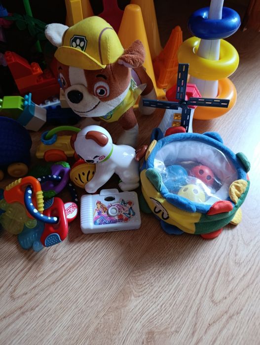 Іграшки ( усі за 100 грн )