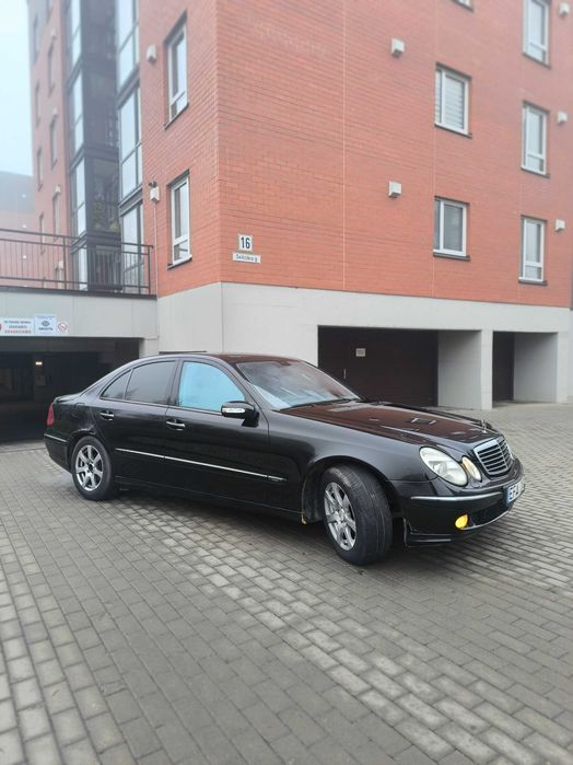 Продам Мерсадес Е 300