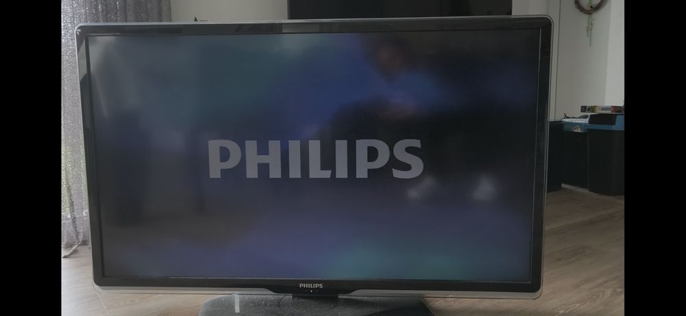 LCD PHILIPS 47" Ambilight!! FULLHD 1080p