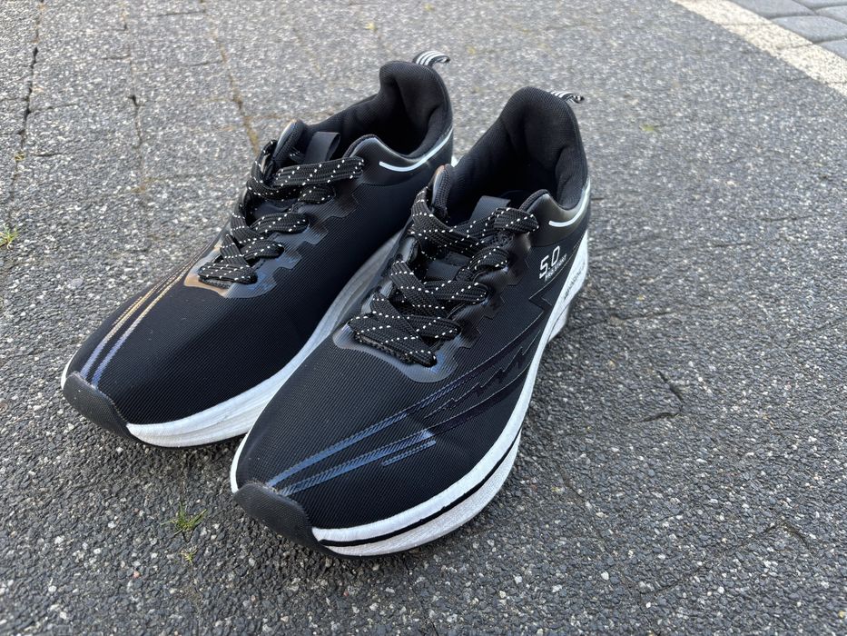 Buty sportowe r.43