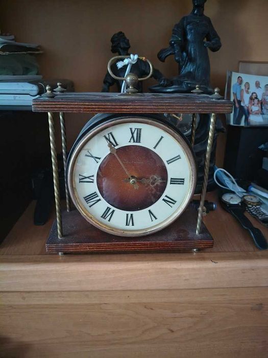 Камінний годинник Весна