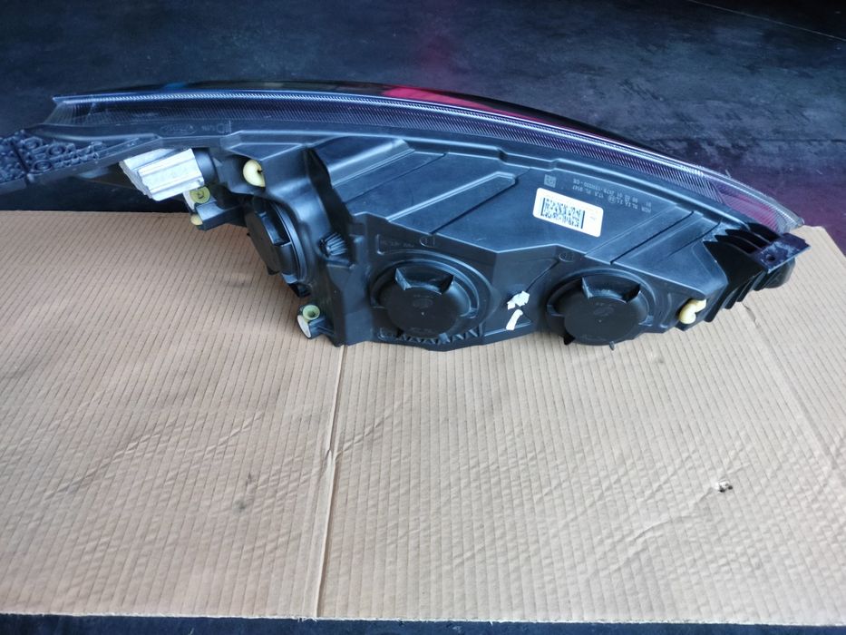 Farol esquerdo Ford Focus 2019