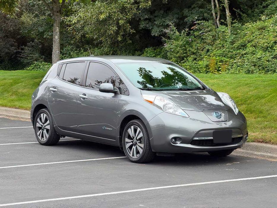 Nissan LEAF      2016