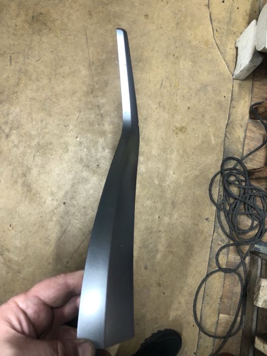 Вставка передньої консолі салону (ліва)