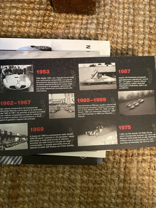 Catálogo italiano Abarth 595 Pista série especial 2017. Fiat