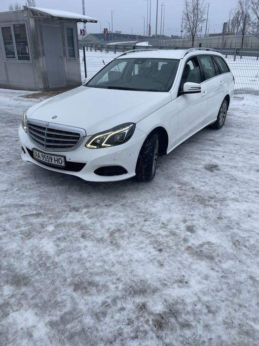 В Продажі Меседес 2013 року дизель стан супер