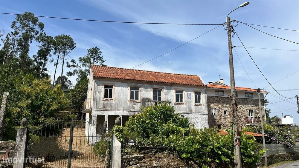 Propriedade com Ruína e Vista Rio para Turismo em Caminha