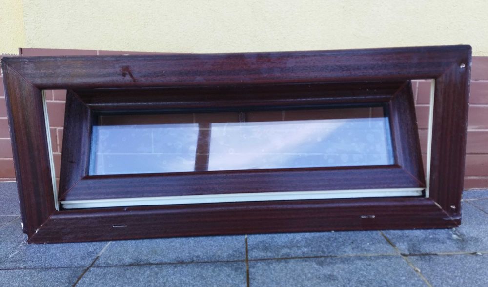 okno plastikowe 96 / 40 cm piwnica garaż okienko
