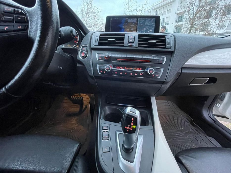 Bmw 120D 185cv caixa automática em excelente estado de geral