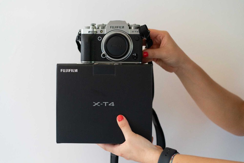 FUJIFILM X-T4 SILVER — 11.000 fotos | Nunca fez video | KIT COMPLETO