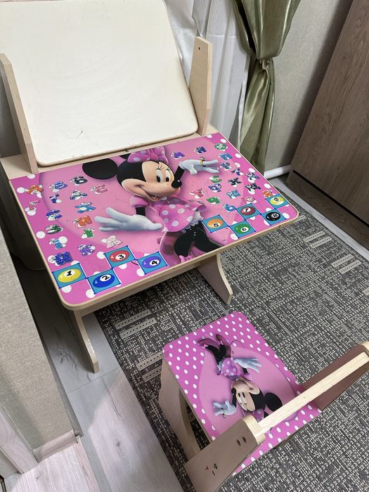 Зростаюча парта для дівчинки 1-6 років