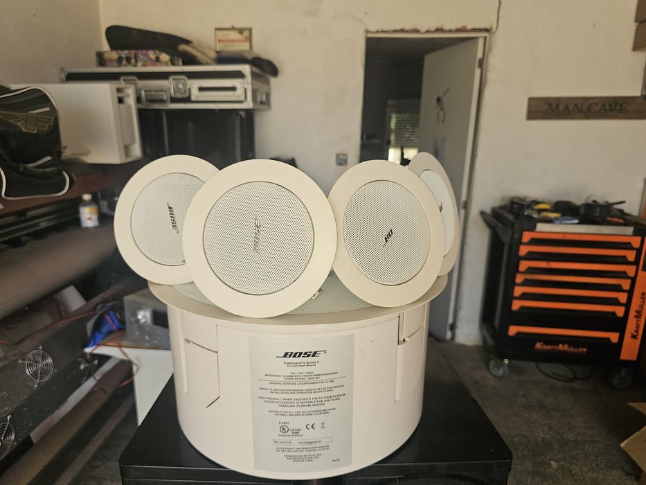 Sistema de Som Bose FreeSpace 3 Series II (Subwoofer + 4 Colunas)