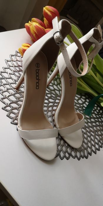 Nowe sandały białe roz 39 boohoo