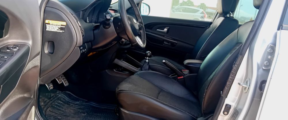 KIA CEED SW EXCELENTE Estado