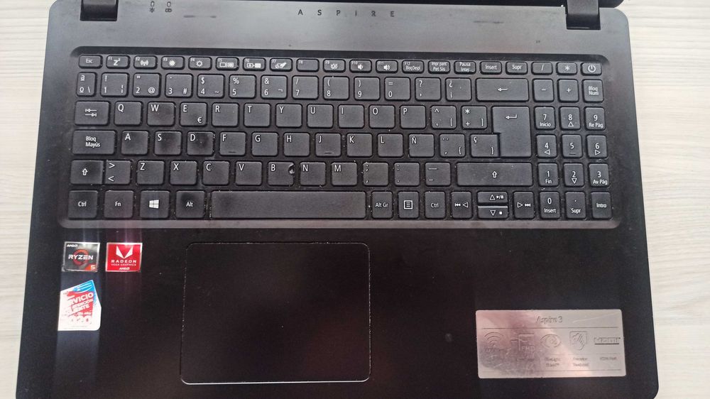 Продам ноутбук Acer в хорошому стані