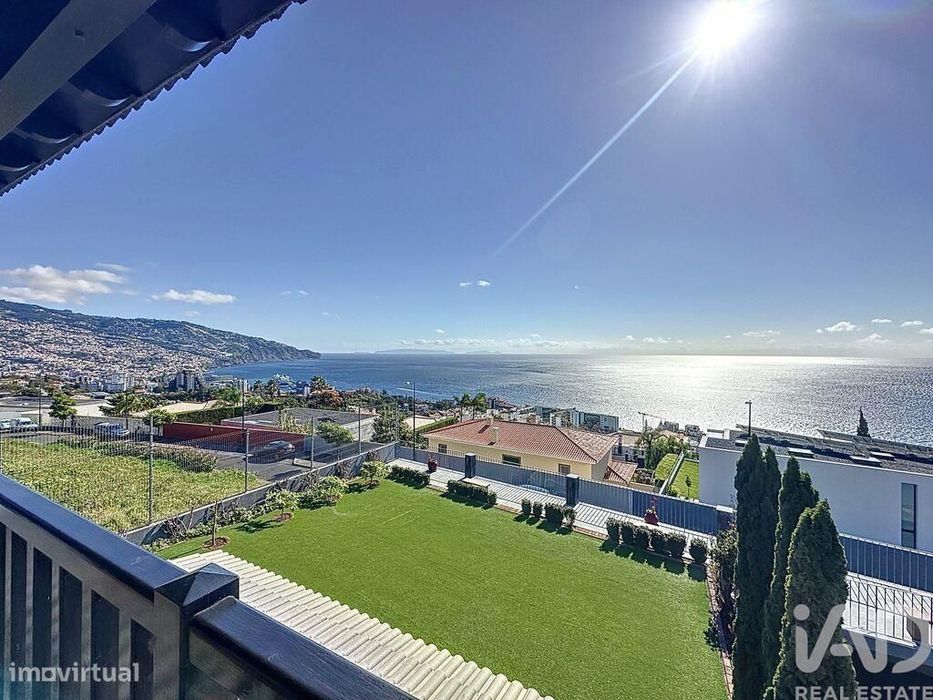 Casa / Villa T4 em São Martinho de 446,00 m2