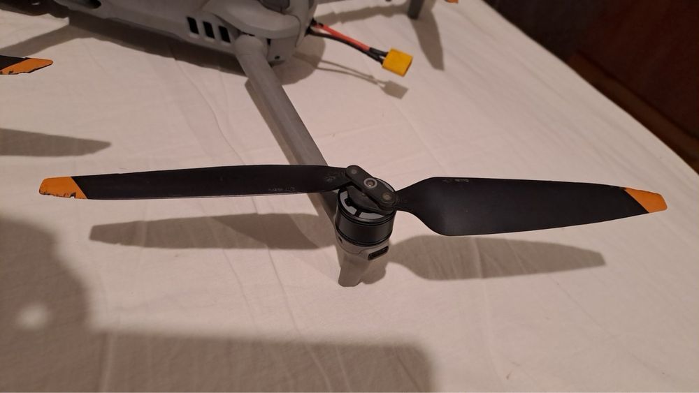 Dji matrice 4t дрон