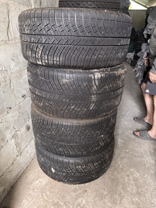 305/35/21+275/40/21  R21 Зима 4шт