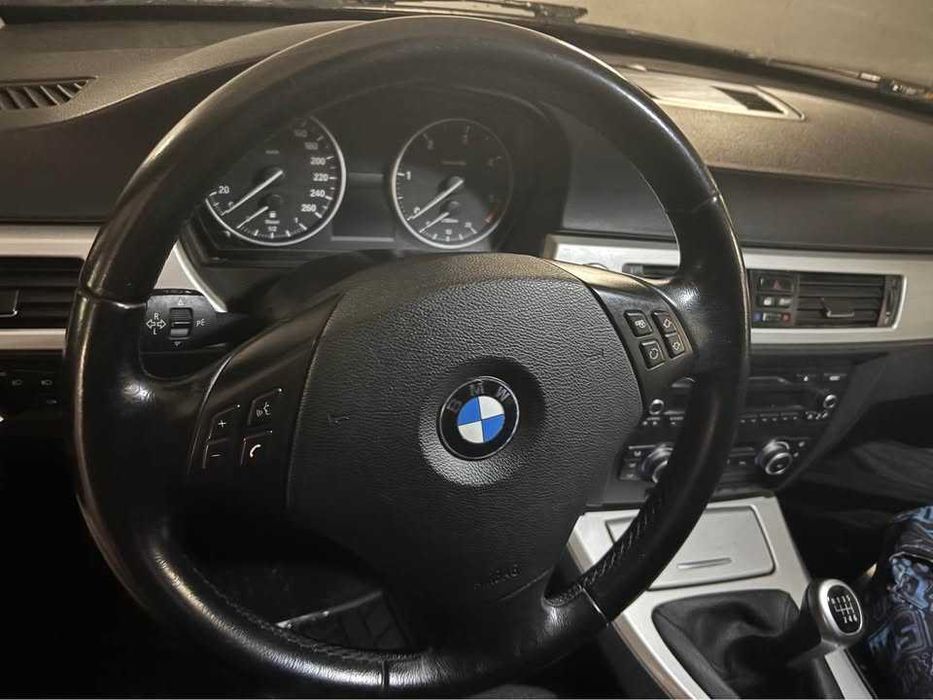 Bmw 318d e91 2011