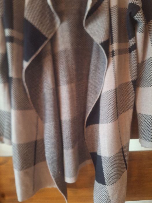 Sweterek damski Monnari rozm.S/M stan bardzo dobry.