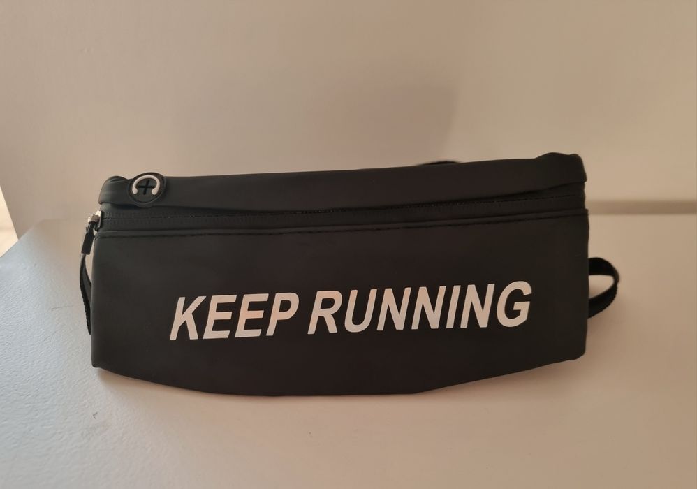 Bolsa de cintura prática e versátil