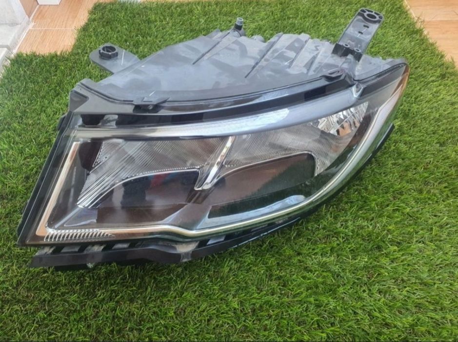 Farol Jeep compass