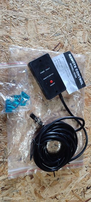 Інвертор (перетворювач напруги) AZO Digital IPS-3000/1500 SINUS 24V/230V.