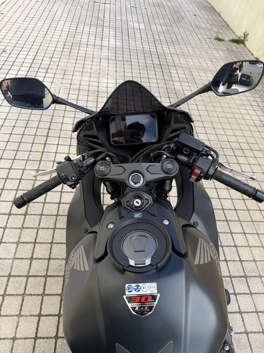 Honda CBR650R e-clutch 2024 (Garantia)