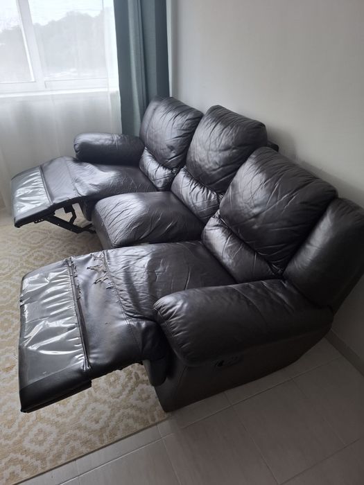 Sofá de 3 lugares de pele preta