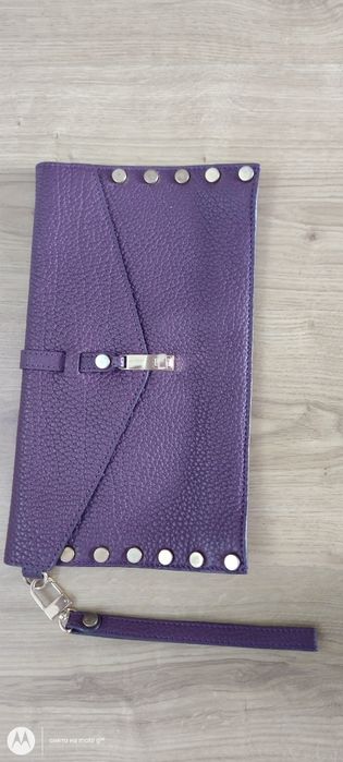 Продам кожаный клатч VIF