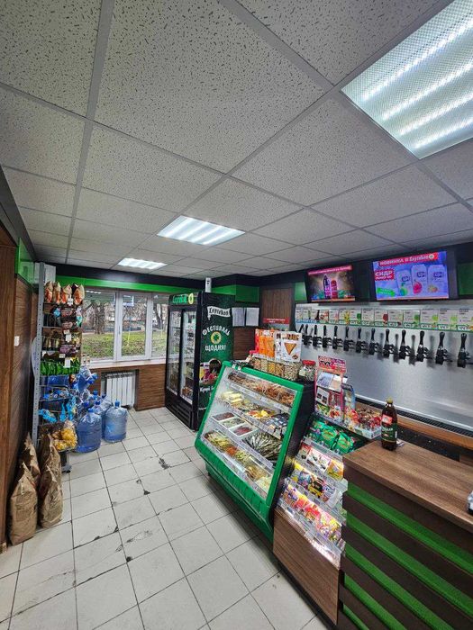 Фінрменний магазин розливних напоїв